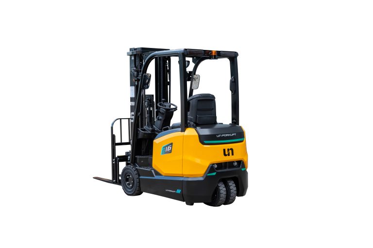 Empilhadeira 3 rodas FE-Series